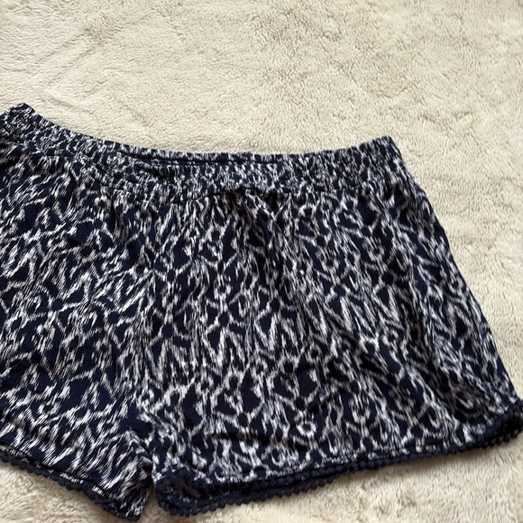 Ardene Blue and White Boho Shorts Medium - Picture 2 of 7